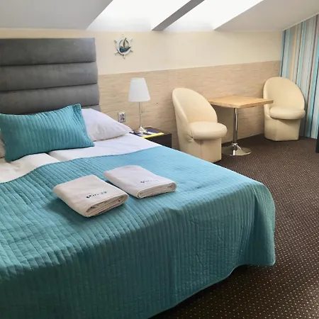 33 Blisko Plazy Apartahotel 3*