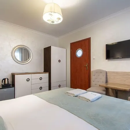 33 Blisko Plazy Aparthotel 3*