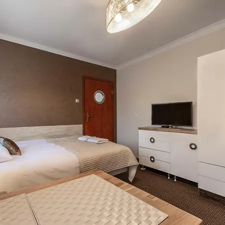 33 Blisko Plazy Aparthotel 3*