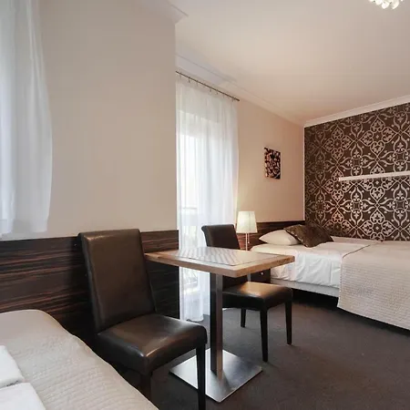 33 Blisko Plazy Aparthotel 3*