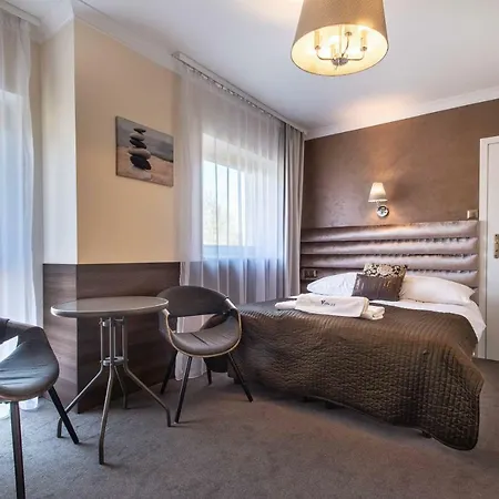 33 Blisko Plazy Apartahotel
