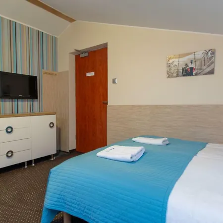 Aparthotel 33 Blisko Plazy 3*