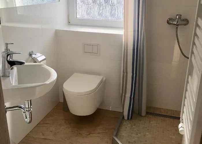 33 Blisko Plazy ソポト